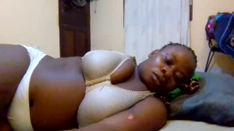 sweetyass25 online show from July 2026 06:25:01 PM