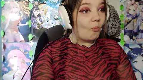 Snapshot of sweetyyfox chatting on September 2025 07:33:02 AM Fox online show from September 2025 07:33:02 AM