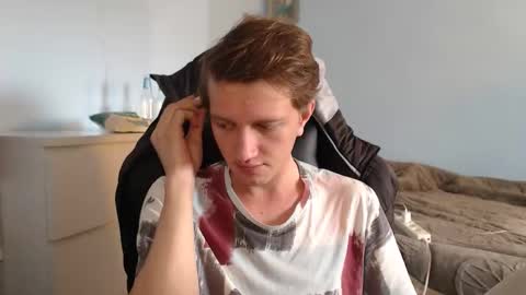 Snapshot of swetieecharmm chatting on January 2026 09:03:01 AM Cat online show from January 2026 09:03:01 AM