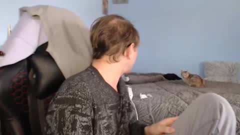 Snapshot of swetieecharmm chatting on January 2026 12:10:01 PM Cat online show from January 2026 12:10:01 PM