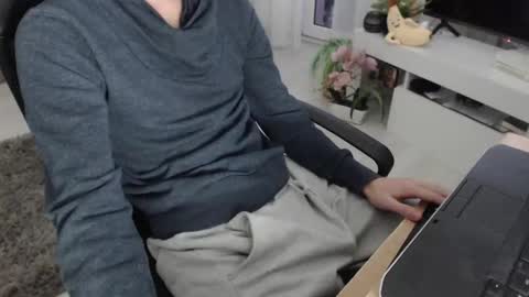 Snapshot of swetlittleboy4u chatting on January 2026 05:57:01 AM SwetLittleBoy4u online show from January 2026 05:57:01 AM