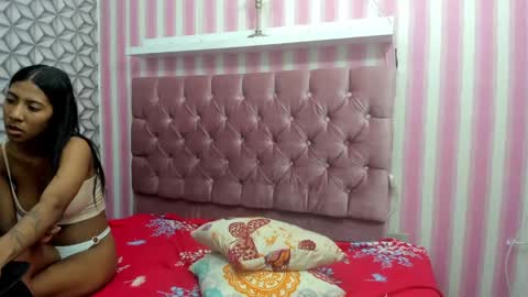 Snapshot of swett_lady_ chatting on February 2025 04:02:01 PM swett_lady_ online show from February 2025 04:02:01 PM