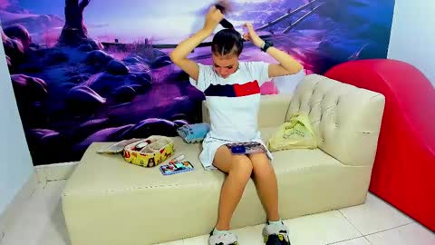 Snapshot of swingers_house chatting on February 2025 07:12:02 PM Alana online show from February 2025 07:12:02 PM