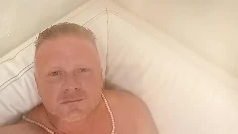 Snapshot of swingrstarr chatting on December 2024 01:14:01 AM Swingrstarr online show from December 2024 01:14:01 AM