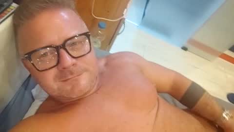 Snapshot of swingrstarr chatting on January 2025 01:08:01 AM Swingrstarr online show from January 2025 01:08:01 AM