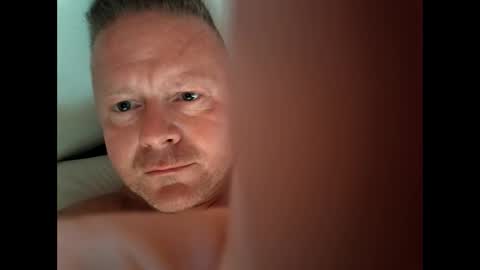 Snapshot of swingrstarr chatting on April 2026 08:54:01 AM Swingrstarr online show from April 2026 08:54:01 AM