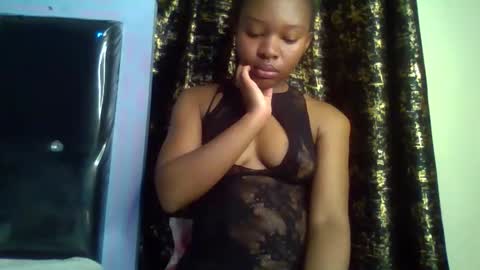 Snapshot of swit_candy chatting on February 2026 06:24:02 PM Candy online show from February 2026 06:24:02 PM