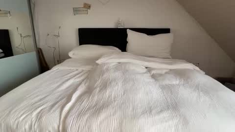 Luca and Kira online show from October 2025 11:30:02 AM