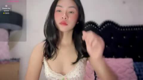 Holly online show from July 2026 02:06:02 AM