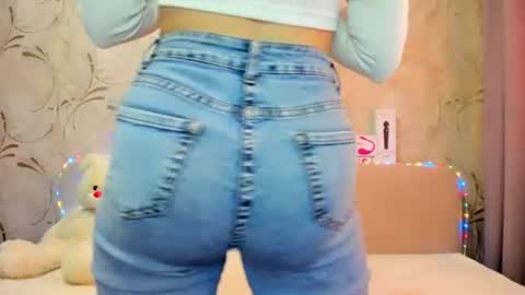 Snapshot of swweetangel chatting on March 2025 03:46:02 AM Ana online show from March 2025 03:46:02 AM