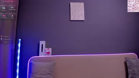 Snapshot of swweetangel chatting on September 2025 01:49:01 AM Ana online show from September 2025 01:49:01 AM