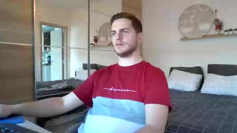 syl092 online show from January 2025 01:31:01 PM