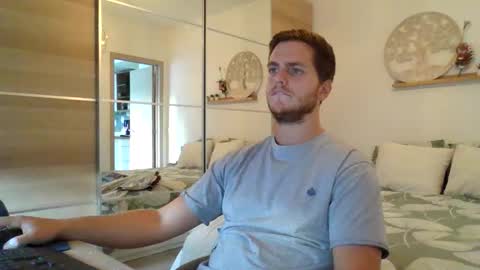 syl092 online show from September 2025 05:23:01 PM