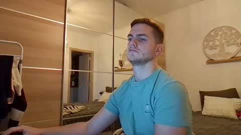 syl092 online show from December 2025 05:08:02 PM