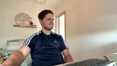 syl092 online show from April 2026 01:16:01 PM