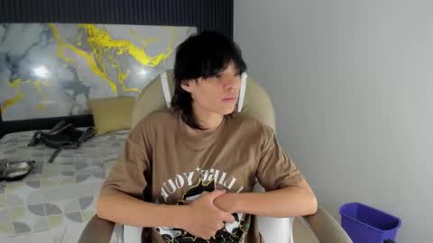 sylasfrost online show from December 2025 08:03:01 PM