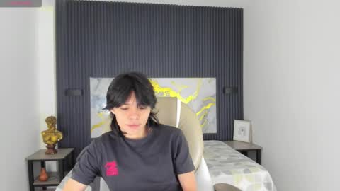 sylasfrost online show from December 2025 07:34:02 PM