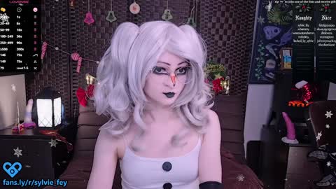 Snapshot of sylvie_fey chatting on December 2024 01:45:01 AM Sylvie online show from December 2024 01:45:01 AM