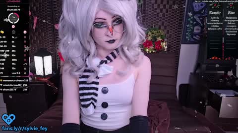 Snapshot of sylvie_fey chatting on December 2024 04:50:02 AM Sylvie online show from December 2024 04:50:02 AM