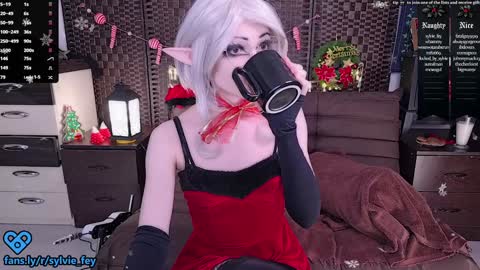 Snapshot of sylvie_fey chatting on December 2024 12:05:02 AM Sylvie online show from December 2024 12:05:02 AM