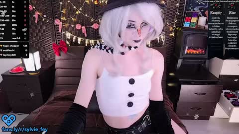 Snapshot of sylvie_fey chatting on December 2024 03:26:02 AM Sylvie online show from December 2024 03:26:02 AM