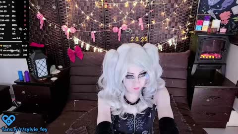 Snapshot of sylvie_fey chatting on January 2025 02:41:01 AM Sylvie online show from January 2025 02:41:01 AM
