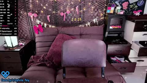 Snapshot of sylvie_fey chatting on January 2025 03:40:01 AM Sylvie online show from January 2025 03:40:01 AM