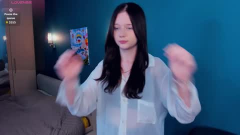 Emily online show from October 2025 04:19:02 AM