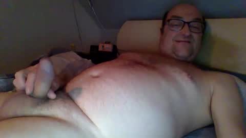 Snapshot of t0815 chatting on February 2025 08:28:02 PM t0815 online show from February 2025 08:28:02 PM