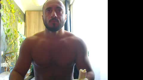 Huracane online show from October 2025 10:49:01 AM