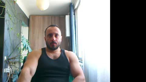 Snapshot of t_huracane chatting on April 2026 06:47:02 AM Huracane online show from April 2026 06:47:02 AM