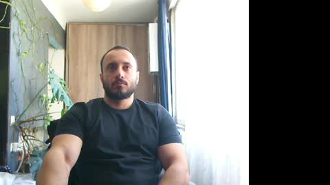 Snapshot of t_huracane chatting on April 2026 09:47:01 AM Huracane online show from April 2026 09:47:01 AM