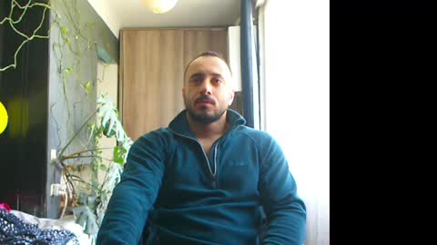 Snapshot of t_huracane chatting on April 2026 07:55:01 AM Huracane online show from April 2026 07:55:01 AM