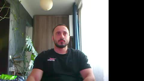 Snapshot of t_huracane chatting on April 2026 03:42:01 PM Huracane online show from April 2026 03:42:01 PM