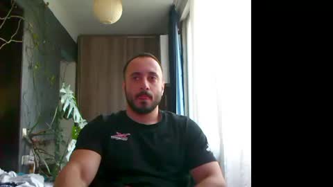 Snapshot of t_huracane chatting on April 2026 03:43:01 PM Huracane online show from April 2026 03:43:01 PM