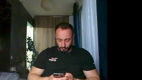 Snapshot of t_huracane chatting on May 2026 03:40:02 PM Huracane online show from May 2026 03:40:02 PM