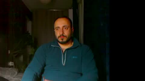 Snapshot of t_huracane chatting on May 2026 04:48:02 PM Huracane online show from May 2026 04:48:02 PM