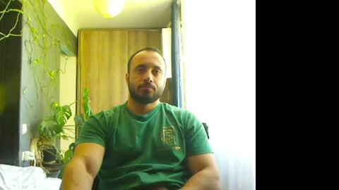 Snapshot of t_huracane chatting on May 2026 07:35:02 AM Huracane online show from May 2026 07:35:02 AM