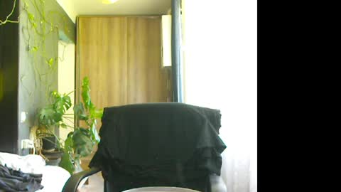 Snapshot of t_huracane chatting on May 2026 09:14:01 AM Huracane online show from May 2026 09:14:01 AM
