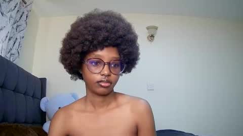 Snapshot of t_okyo chatting on December 2024 07:04:01 AM TOKYO online show from December 2024 07:04:01 AM