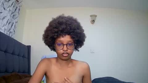 Snapshot of t_okyo chatting on December 2024 07:35:02 AM TOKYO online show from December 2024 07:35:02 AM