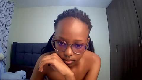 Snapshot of t_okyo chatting on February 2025 09:04:02 AM TOKYO online show from February 2025 09:04:02 AM