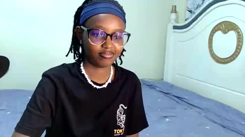 Snapshot of t_okyo chatting on September 2025 06:35:02 AM TOKYO online show from September 2025 06:35:02 AM