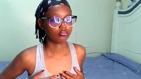 Snapshot of t_okyo chatting on September 2025 08:03:01 AM TOKYO online show from September 2025 08:03:01 AM