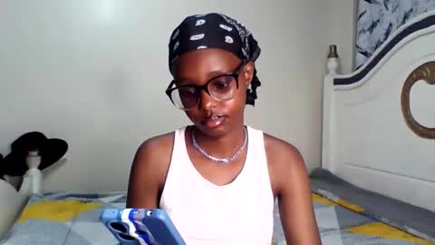 Snapshot of t_okyo chatting on September 2025 05:05:02 PM TOKYO online show from September 2025 05:05:02 PM