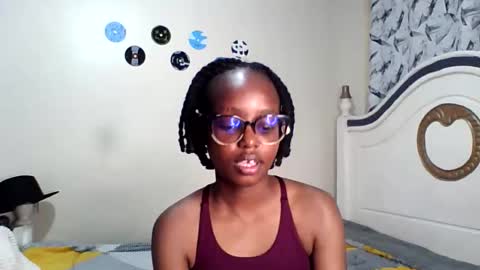 Snapshot of t_okyo chatting on October 2025 07:49:02 AM TOKYO online show from October 2025 07:49:02 AM