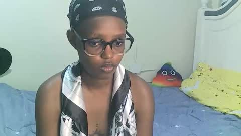 Snapshot of t_okyo chatting on October 2025 03:56:02 PM TOKYO online show from October 2025 03:56:02 PM