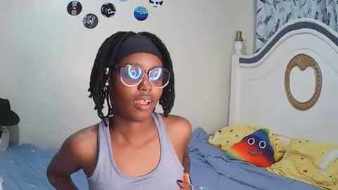 Snapshot of t_okyo chatting on October 2025 04:08:02 PM TOKYO online show from October 2025 04:08:02 PM