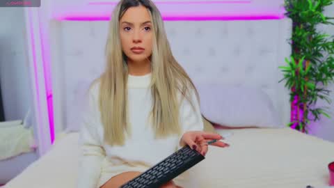 Arianna online show from December 2024 01:49:02 PM