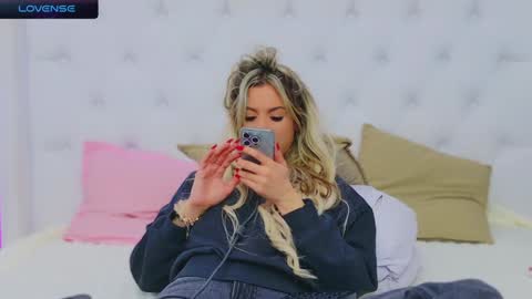 Arianna online show from January 2025 07:55:01 PM